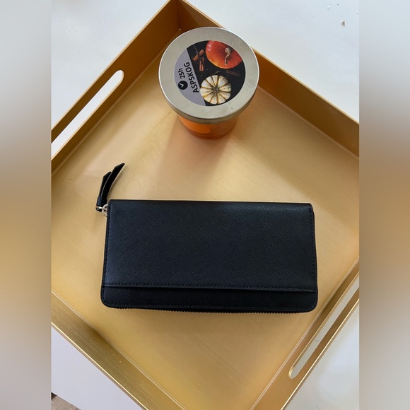 Kate Spade Wallet - Picture 8 of 10